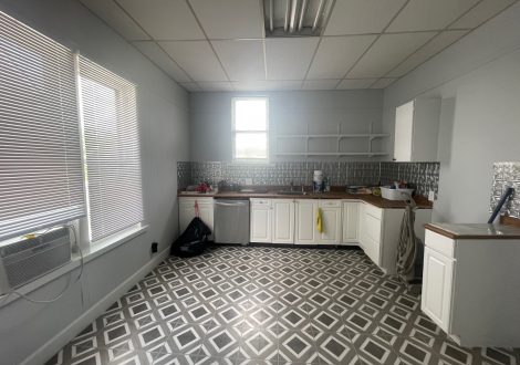 1021 S Main 15