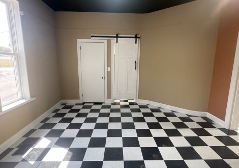 1021 S Main e