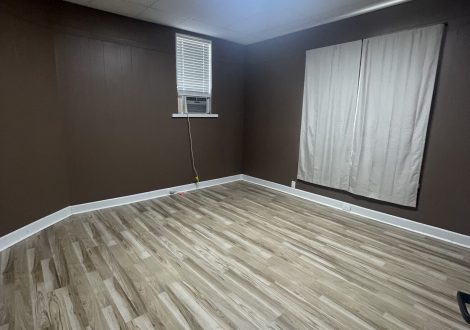 1021 S Main m