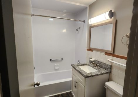 1106 W 7th #9 2