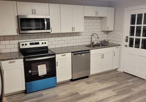 122 E Scott 8